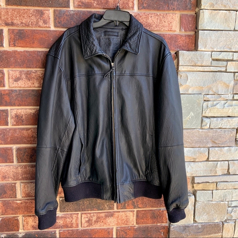 Roundtree & Yorke Black Leather Bomber Jacket